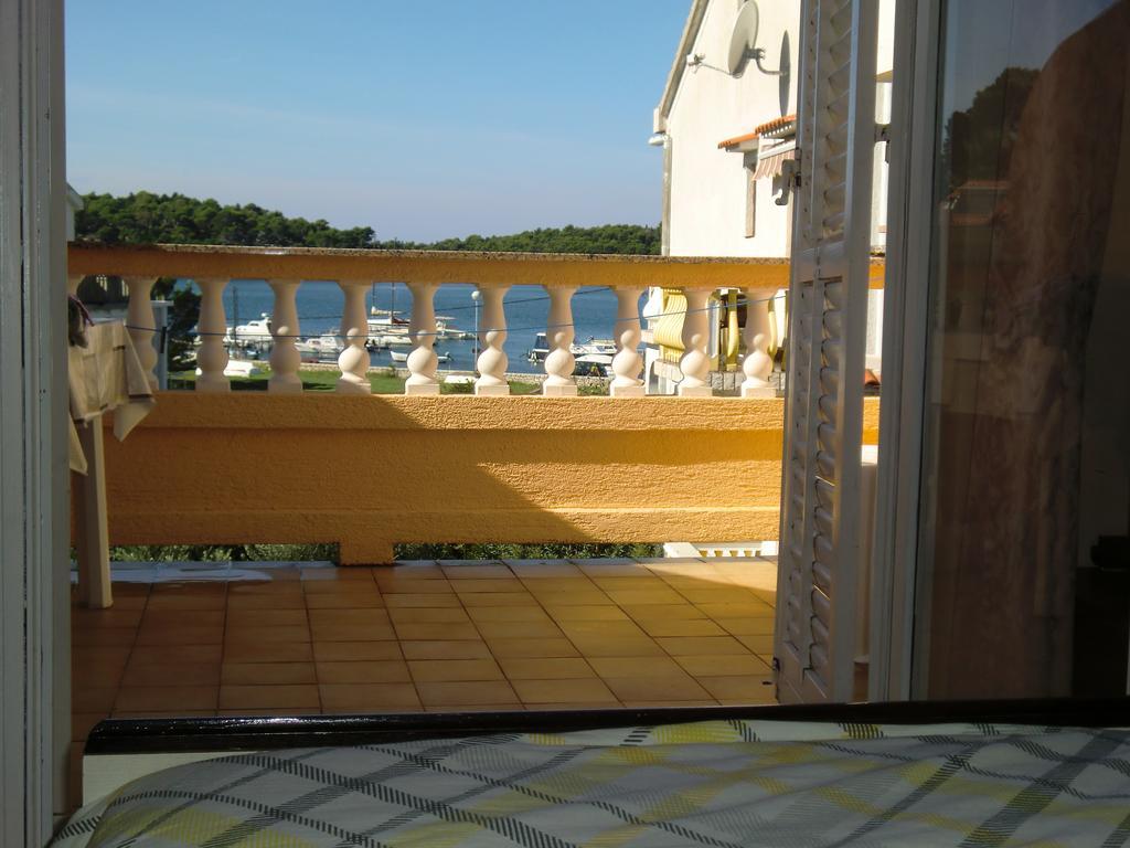 Guest House Sandra Rab Town Habitación foto