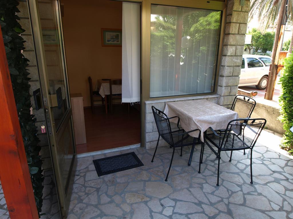 Guest House Sandra Rab Town Habitación foto